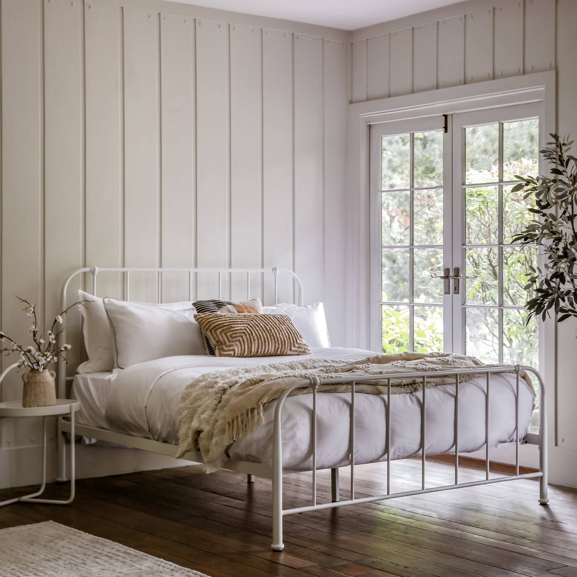 Gallery Direct Loughton Kingsize Bedstead in Ivory